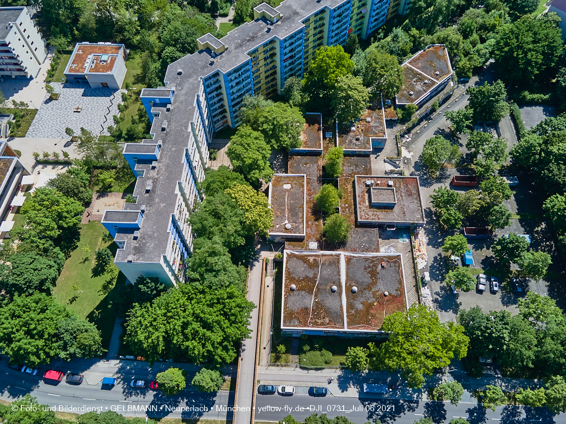 06.07.2021 - Einkaufs- und Wohnzentrum Quiddestraße in Neuperlach